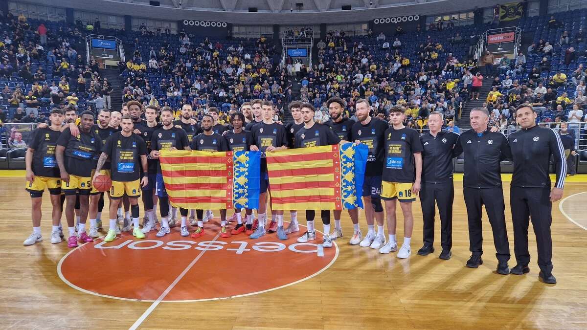 El Valencia Basket gana en Salónica entre muestras de solidaridad