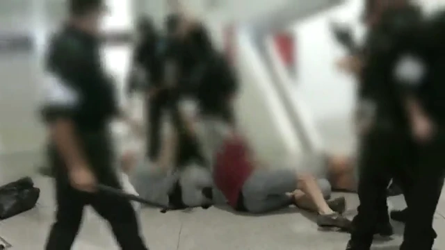 Tensión en el aeropuerto de Bilbao durante la llegada de activistas de la Global Sumud Flotilla