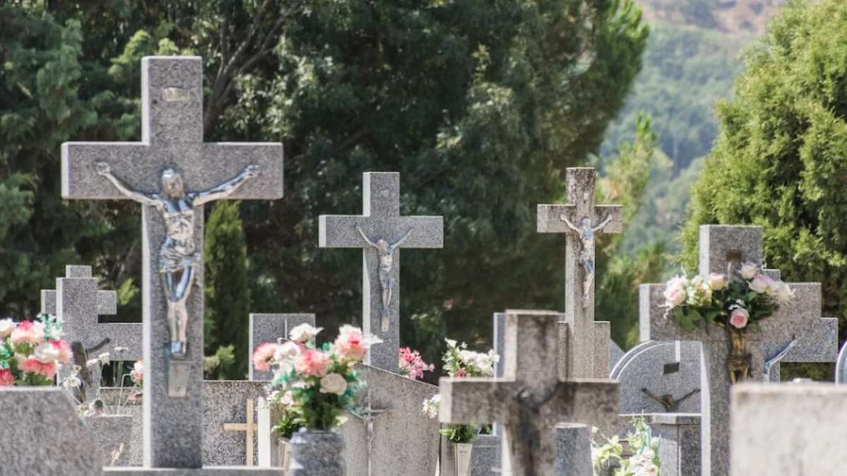 Un hombre denuncia que el nicho de su hermana está ocupado por otro difunto en el cementerio de Calp