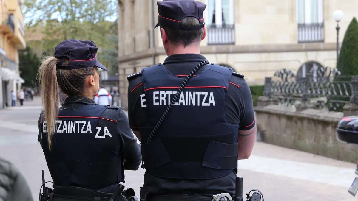 Detenido un hombre de 84 años en Vitoria tras intentar asesinar a su esposa con un cuchillo