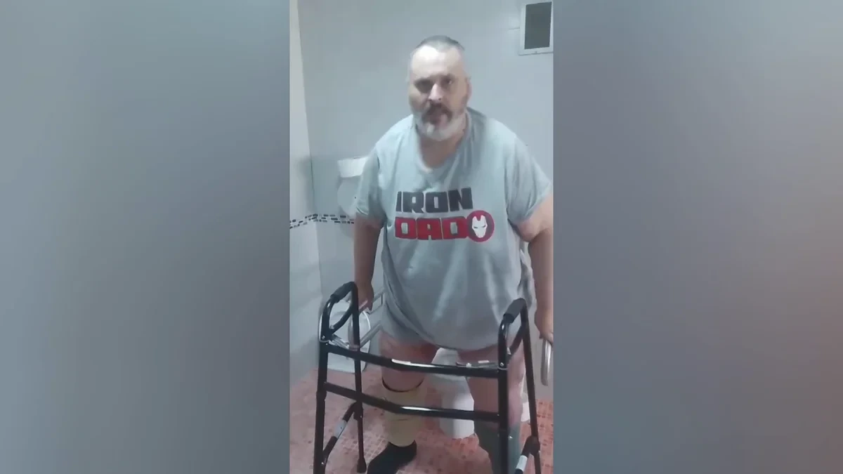 Una lección de superación: Después de haber perdido 200 kilos, José María, el hombre que sufría obesidad mórbida en Cádiz, ya puede caminar