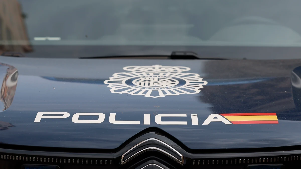 Un hombre degüella a su pareja en plena calle en Sevilla al discutir después de una fiesta