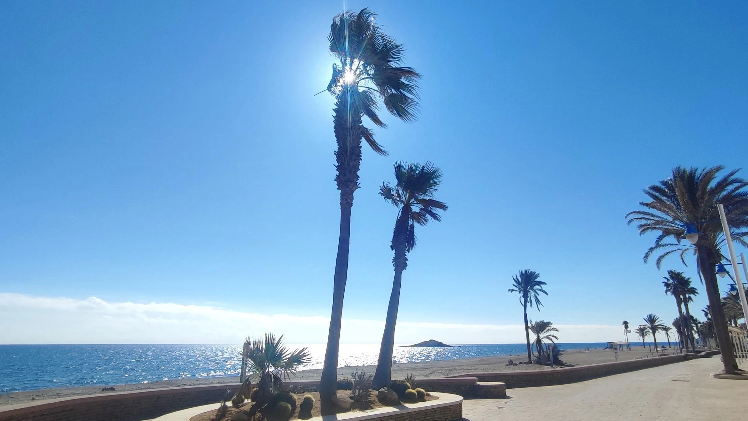 España se enfrenta a una jornada de calor extremo con máximas de hasta 40 °C