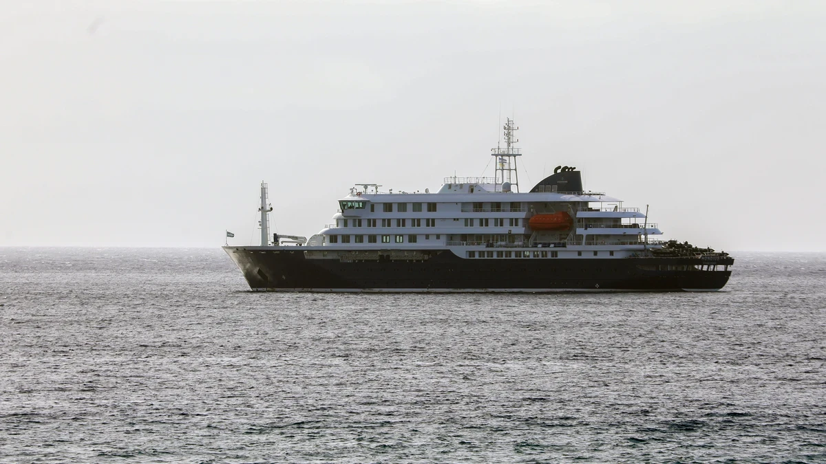 Sigue el recorrido del crucero del hantavirus dirección a Canarias en tiempo real