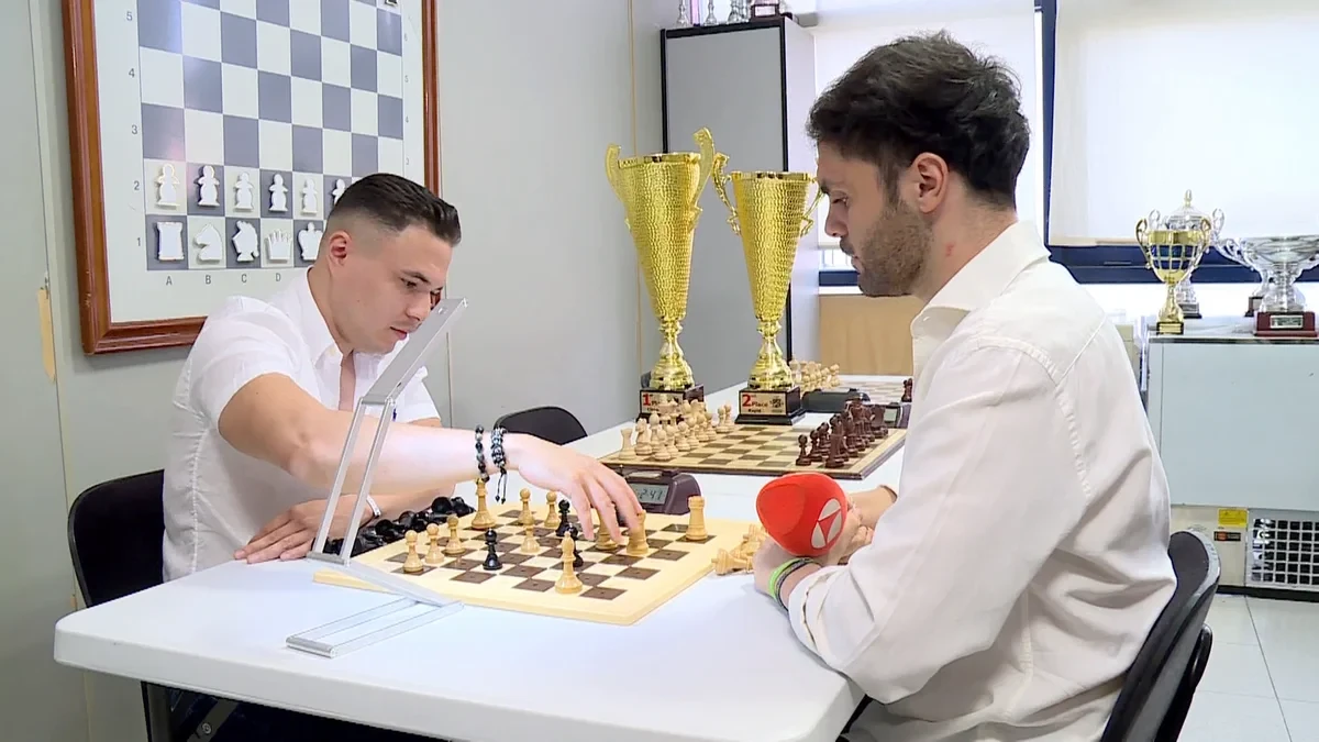 Daniel Pulvett, el genio que ha ganado el mundial de ajedrez imaginando el tablero en su cabeza