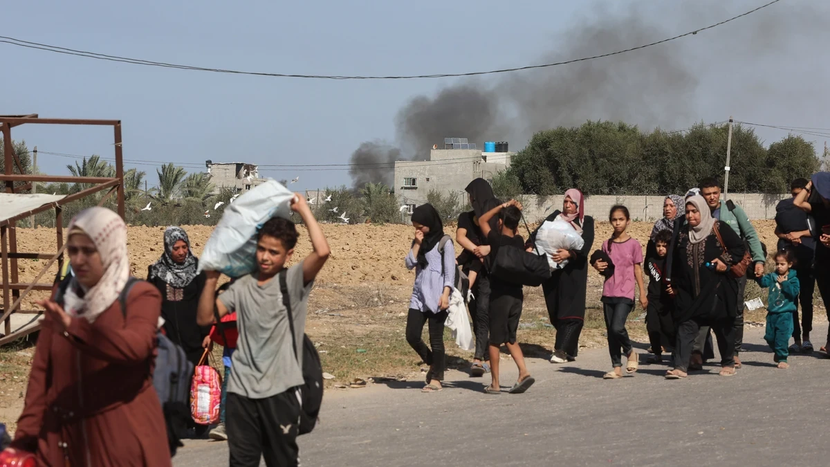Al menos 20 muertos y varios heridos al volcar un camión de ayuda humanitaria en Gaza