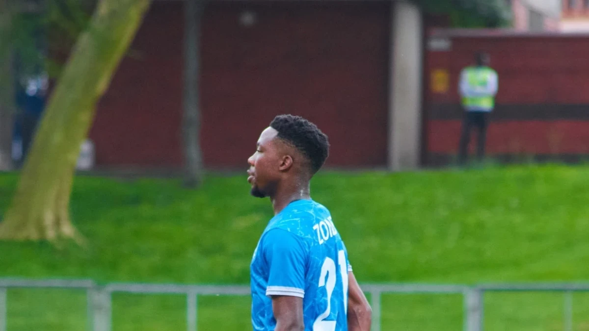 Muere el futbolista Sinamandla Zondi tras colapsar en un calentamiento previo a un partido en Sudáfrica