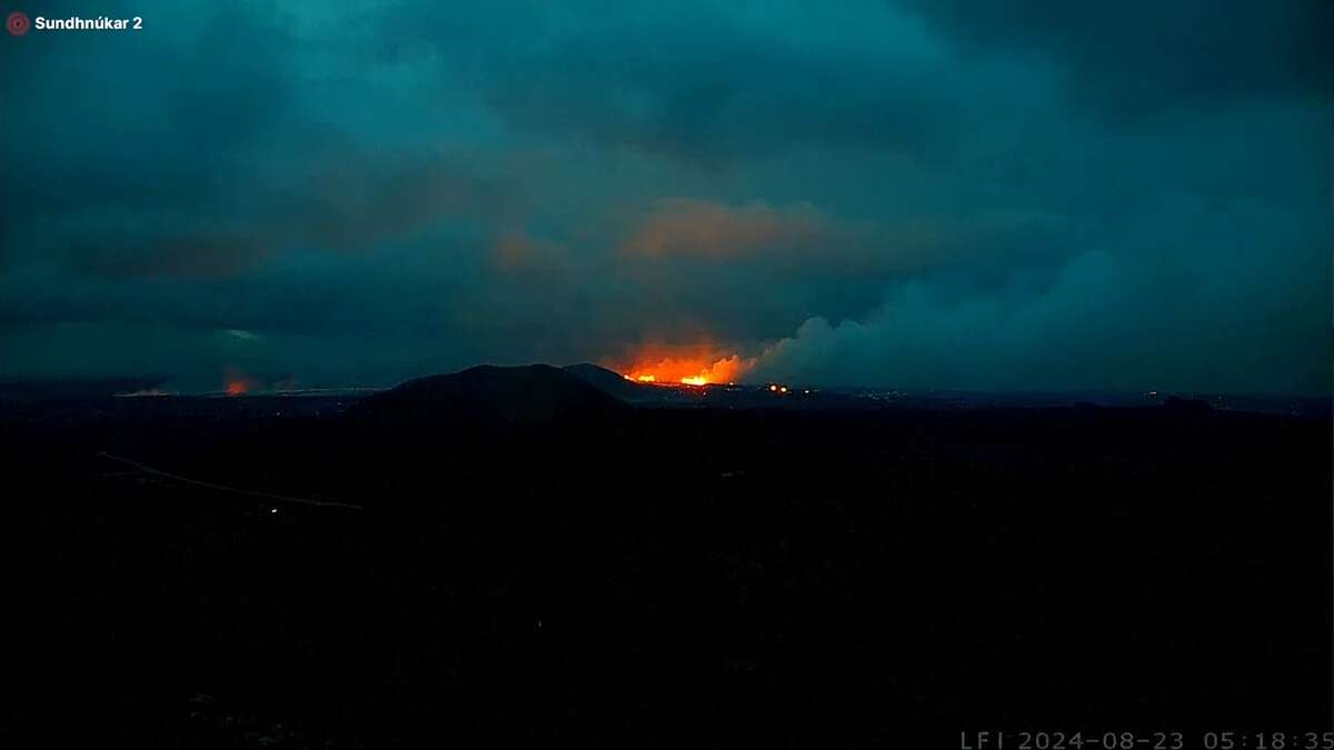 VÍDEO: Un volcán entra en erupción en Islandia y obliga a evacuar otra vez Grindavík