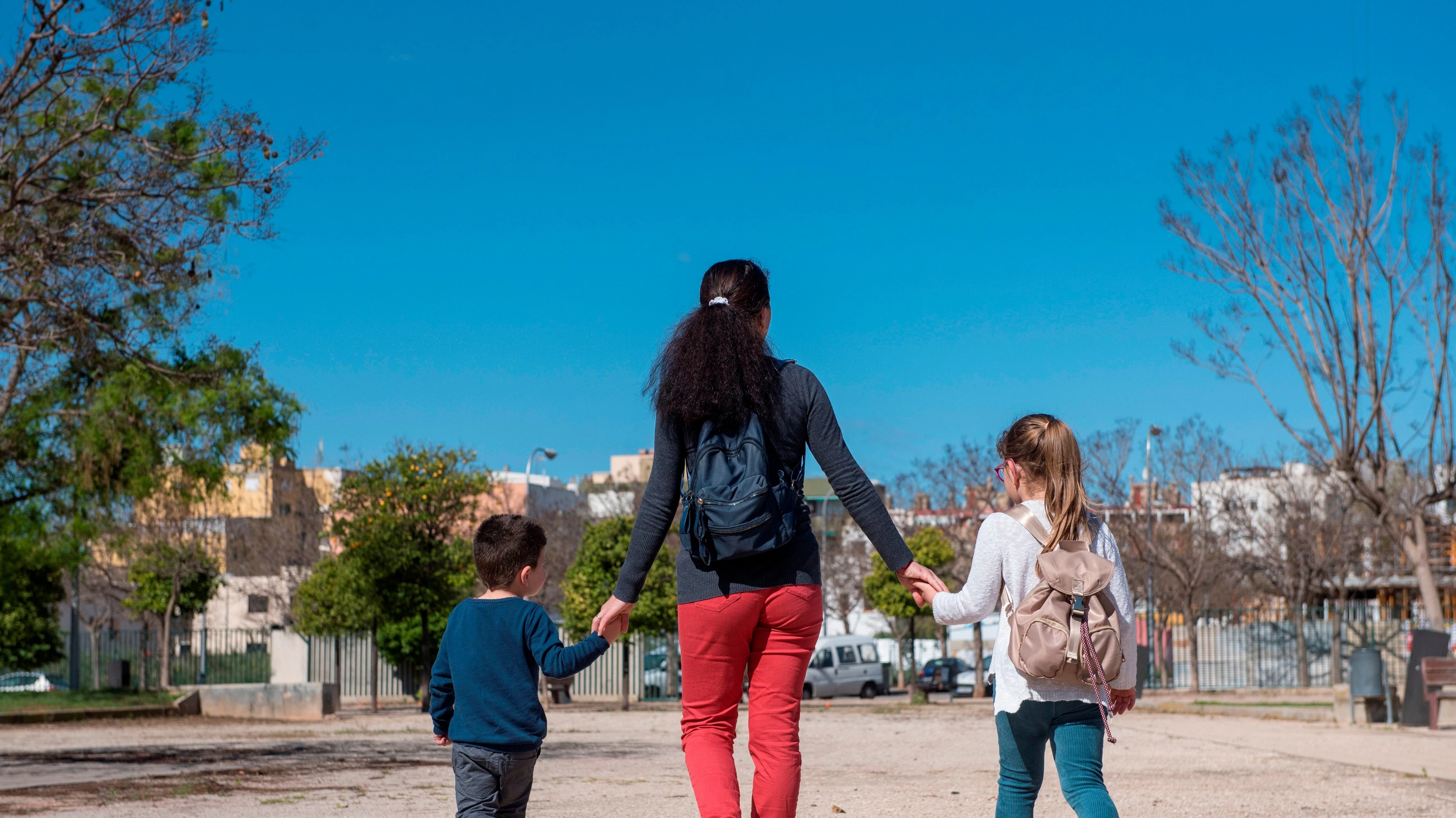 La ayuda de 200 euros para todas las familias sin importar su renta: cómo pedirla y los requisitos