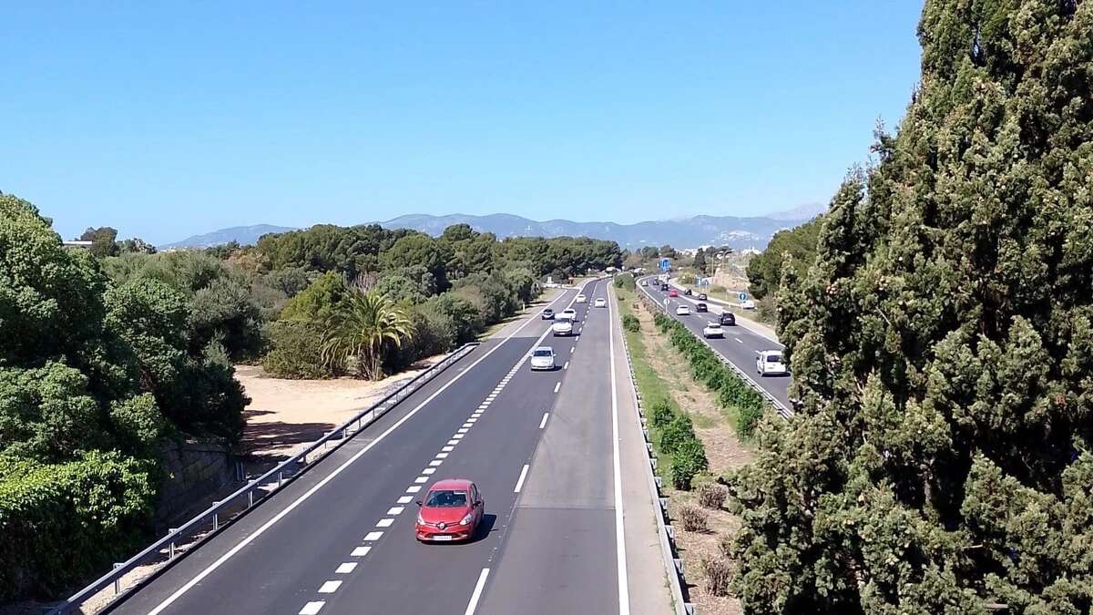 Mallorca limita los vehículos para hacer frente a la saturación