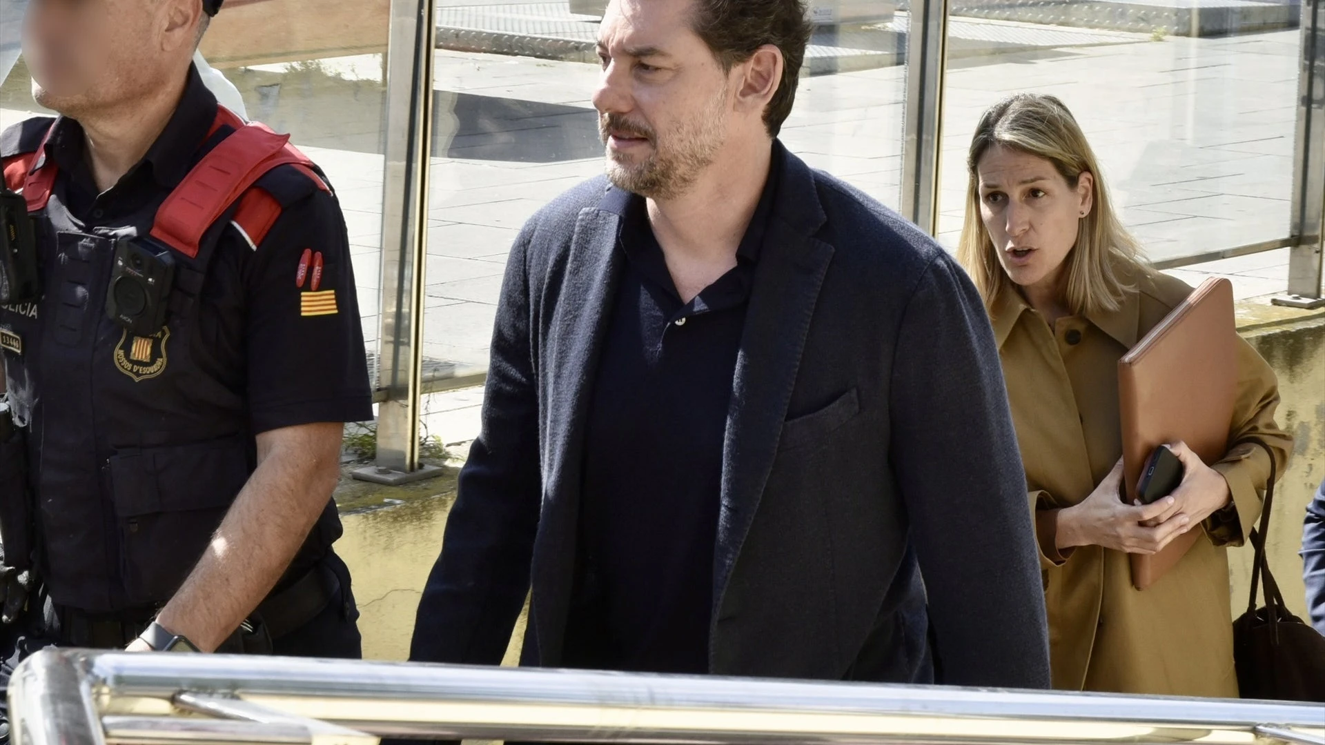 Giro en el caso Isak Andic: la jueza investiga si hubo terceras personas implicadas en la muerte y pone el foco en la psicóloga de la familia