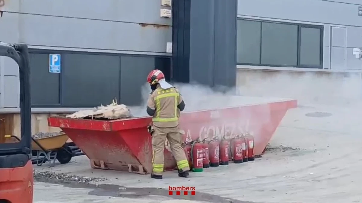 Crecen las dudas sobre la efectividad del protocolo de seguridad durante el incendio en Vilanova i la Geltrú