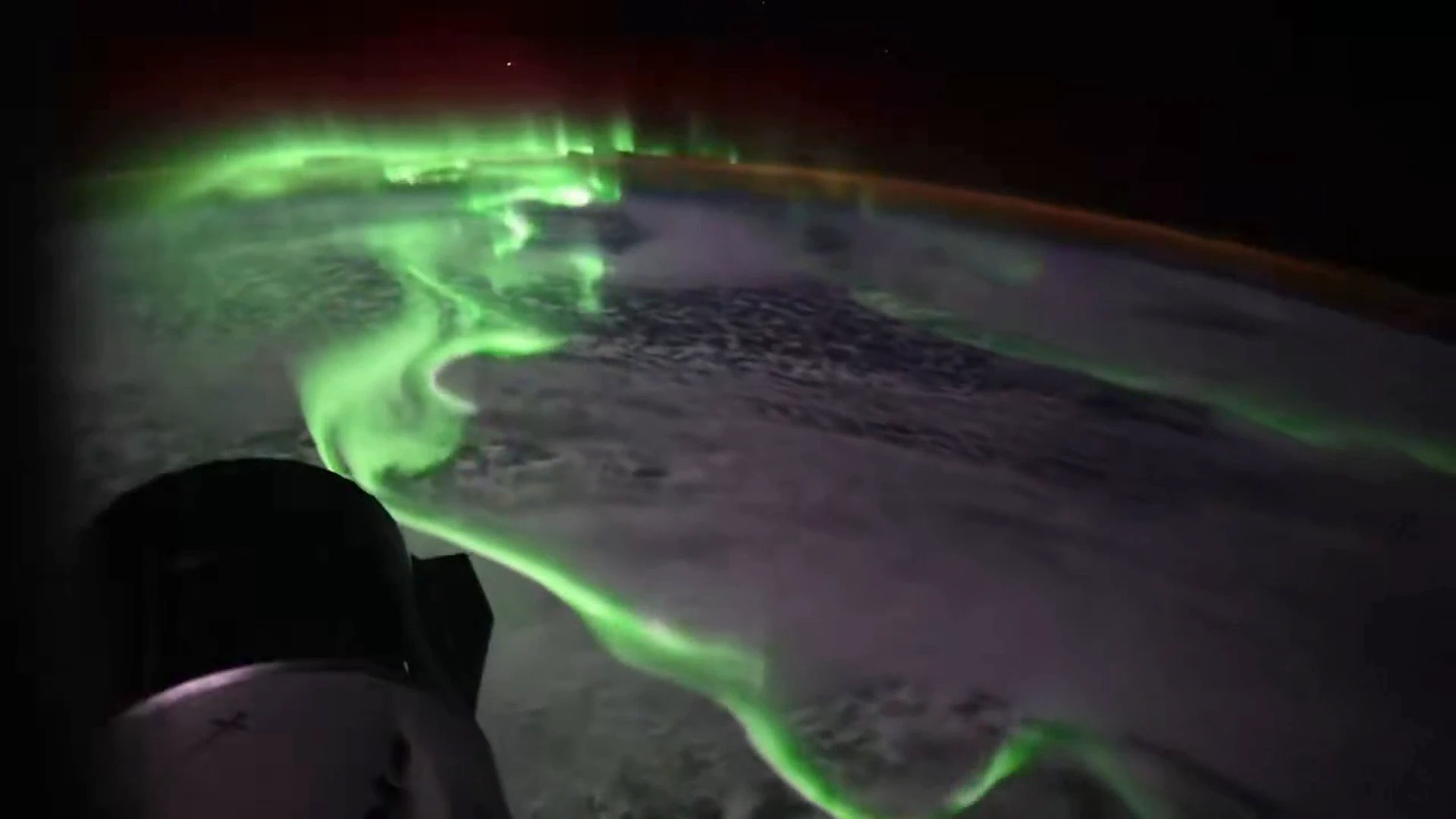 Las imágenes de una impresionante aurora boreal grabada desde el espacio