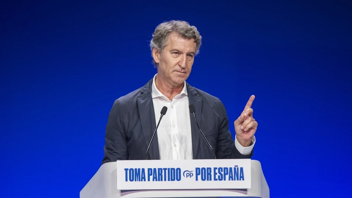 Así es el visado por puntos que pretende controlar la entrada de migrantes que propone Feijóo