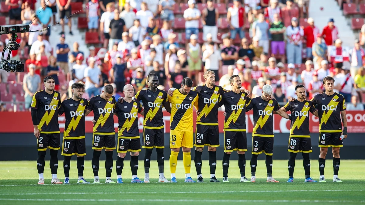 El Rayo Vallecano vuelve a Europa 25 años después y jugará su debut a puerta cerrada