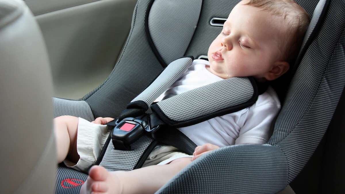 La OCU denuncia la venta de sillas de coche para niño no homologadas en esta famosa plataforma