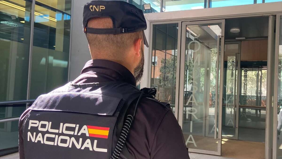 Apuñalan en el cuello a un hombre y dejan otros dos heridos en Puente de Vallecas, Madrid