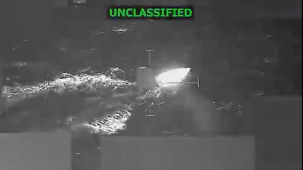 Estados Unidos intercepta otra narcolancha e inicia maniobras militares muy cerca de Venezuela