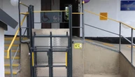 У Вознесенську Центр надання соціальних послуг облаштували підйомником і табличками зі шрифтом Брайля