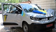 Миколаїв отримав спецавтомобіль для людей, які пересуваються на кріслах колісних