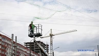 У Запоріжжі на зупинках транспорту розгортають антидронові сітки