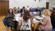 Менш як 40% медіаматеріалів розповідають про людей 60+