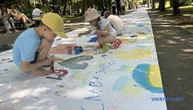 На Буковині створили рекордну листівку для ЗСУ довжиною 250 метрів