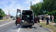 Влучання дрона у маршрутку: кількість поранених у Запоріжжі зросла до восьми, троє загиблих