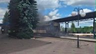 У Сумах уламки ворожого дрона впали на пасажирський поїзд, є затримки руху