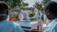 У ДР Конго хворі на Еболу тікають із лікувальних центрів через голод