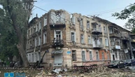 Двоє загиблих, дев’ятеро постраждалих: в Одесі дрони РФ пошкодили пологовий будинок, медклініку й автівки