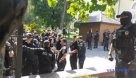 У Чернівцях прихильники УПЦ МП намагалися прорватися до Собору, поліція застосувала сльозогінний газ