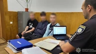 Поліцейські встановили осіб, які у Запоріжжі пошкодили державний прапор
