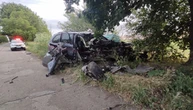 На Одещині п’яний 18-річний водій BMW врізався у дерево: загинув пасажир, ще двоє поранені