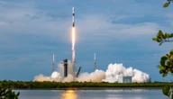 SpaceX запустила у космос два потужні супутники зв’язку