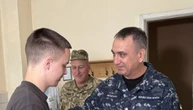 Неїжпапа відвідав поранених захисників і вручив нагороди