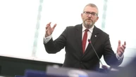У Польщі проросійському політику загрожує кримінальне покарання за викрадення українського прапора