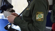 Які документи обов’язкові під час виїзду чоловіків за кордон - висновок Верховного суду
