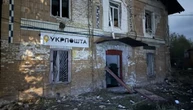 Ворог уночі 22 рази вдарив «Шахедами» по Степанівці на Сумщині, пошкоджені будинки та Укрпошта