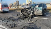 У Києві Audi виїхала на зустрічну смугу і зіткнулася з Nissan, є загиблі й поранені