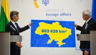 Будріс подарував Сибізі карту України: 603 628 квадратних кілометрів
