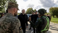 Шмигаль відвідав у Британії полігон, де тренуються українські військовослужбовці