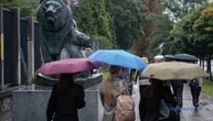 В Україні завтра дощитиме, вночі подекуди заморозки, вдень до +14°