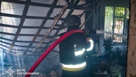 Пожежі та руйнування: у Херсоні показали наслідки обстрілу Дніпровського району