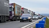 У Києві через спеку ввели обмеження на рух вантажівок
