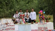 На Волині за старою фотографією відтворили святкове вбрання та провели весільний обряд