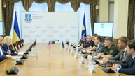 Кравченко обговорив з американськими дипломатами притягнення РФ до відповідальності за воєнні злочини