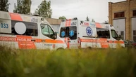 У Вільнюсі відбулася передача 11 «швидких» для українських медиків