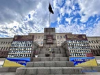 Із площі в центрі Кропивницького прибрали портрети загиблих воїнів