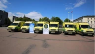 Хмельницькі волонтери відправили на передову партію реанімобілів